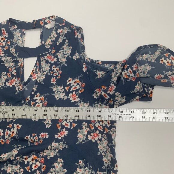 Sienna Sky Floral Cold Shoulder Blouse Top Keyhole Detail Size Small Blue White - Picture 7 of 8